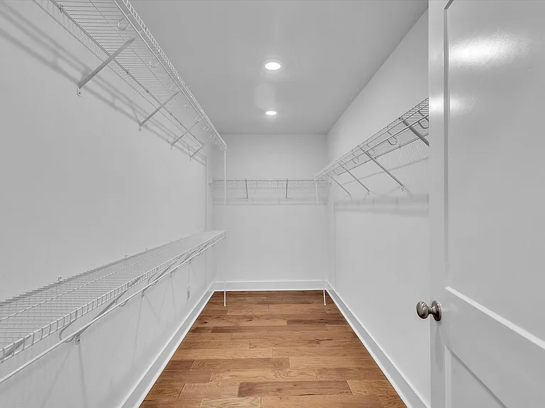 158 Bluffside Cir — Photo 32