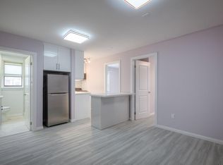 135 Jane St #3, Toronto, ON M6S3Y7