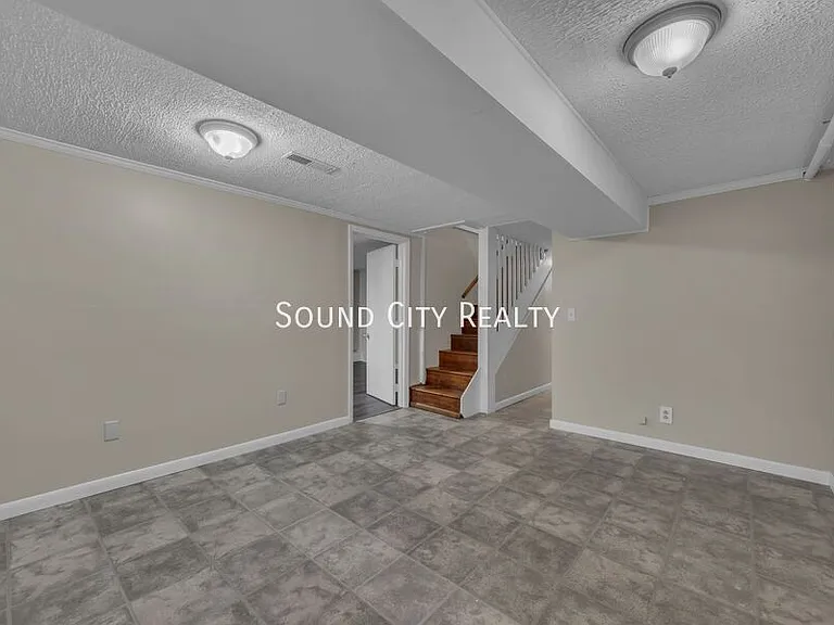 2820 Saint Edwards Dr — Photo 16