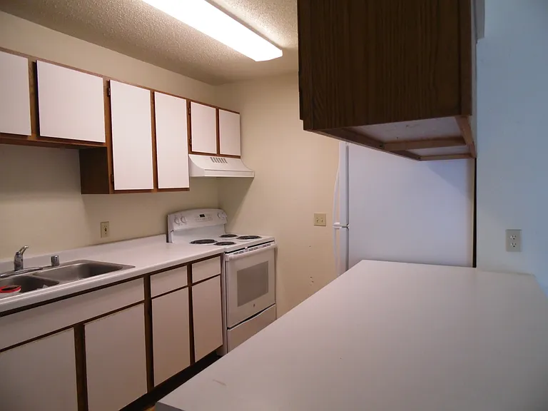 Fox Valley Meadows Apartments — Photo 17