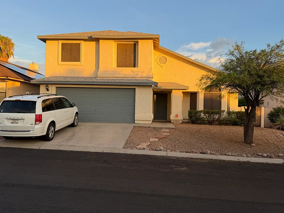 5037 W Hurston Dr