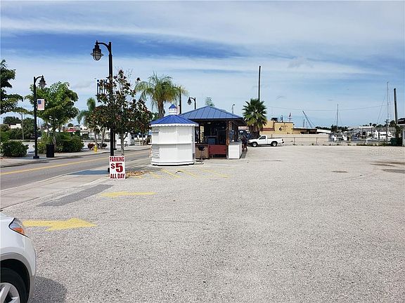 5th image of 562 Dodecanese Blvd