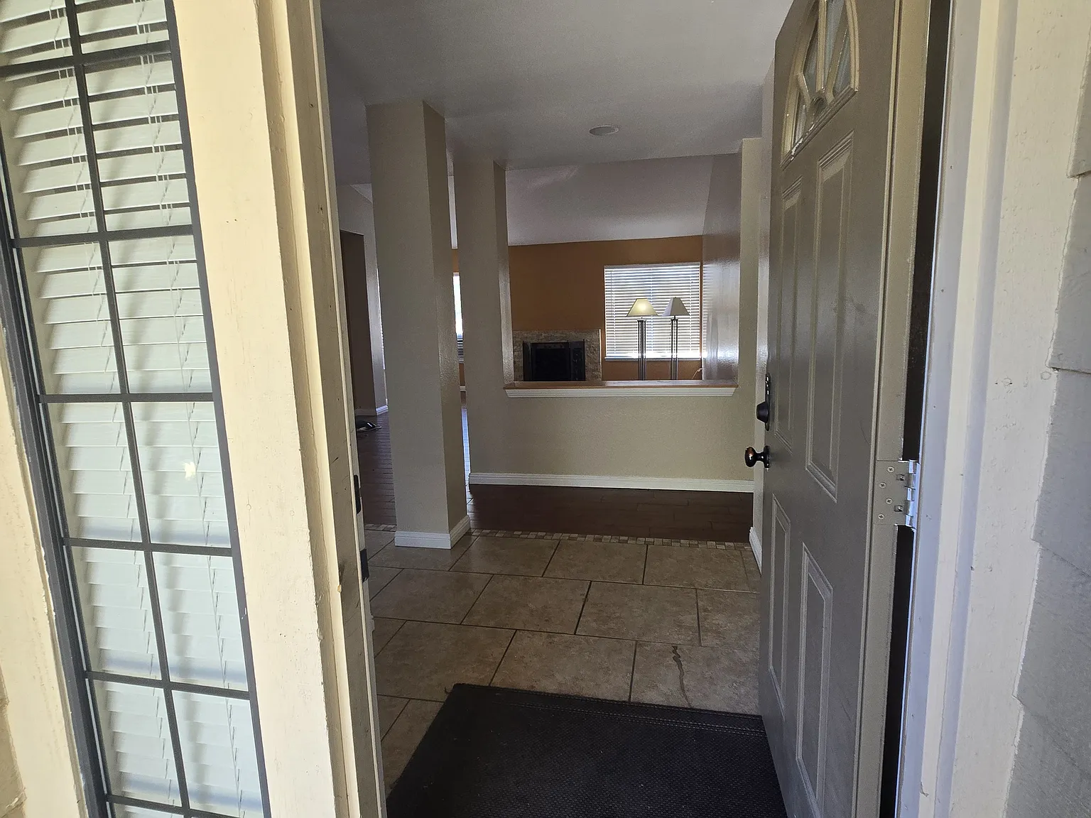 4 bed, 1829 sqft, $2,900 — Photo 3