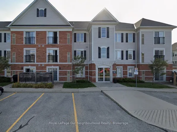 102 Aspen Springs Dr #312, Clarington, ON L1C 5N6
