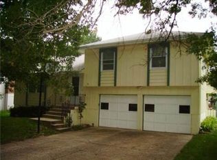 1305 SW Madison St, Lees Summit, MO 64081