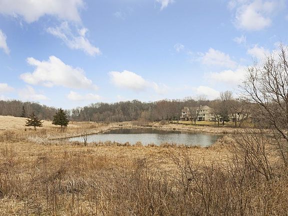 4th image of 10240 Hilltop Ct N
