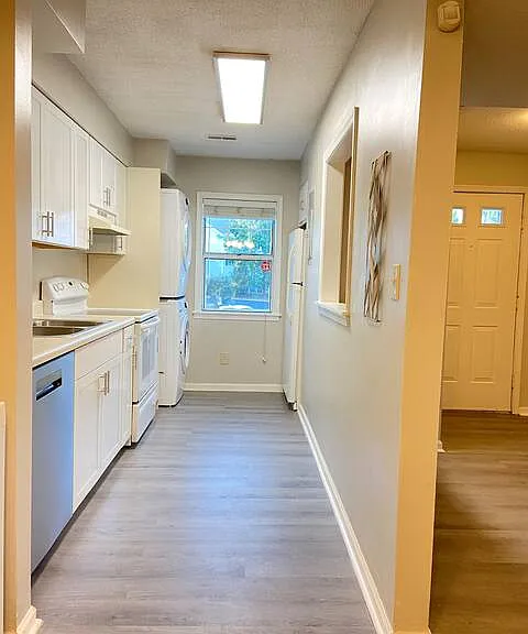 108 Schultz St #108 — Photo 6
