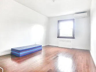 Rented by MAC Realty NY