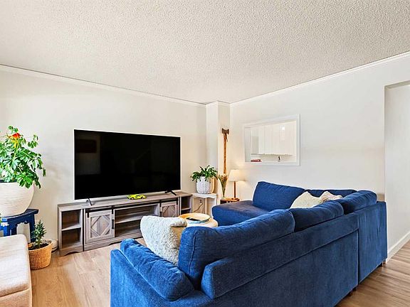 3rd image of 132 W Shawmeadows Rd SW