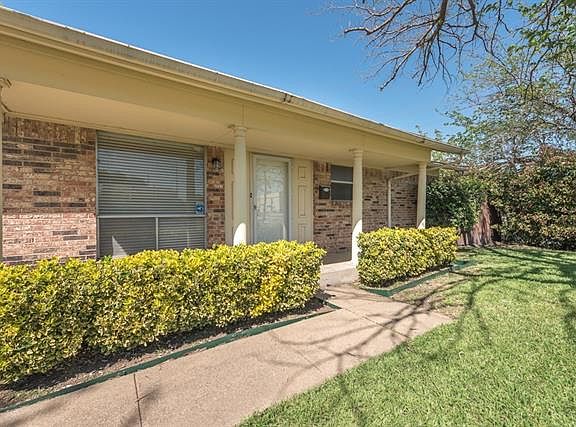 4th image of 1100 Shadyglen Cir