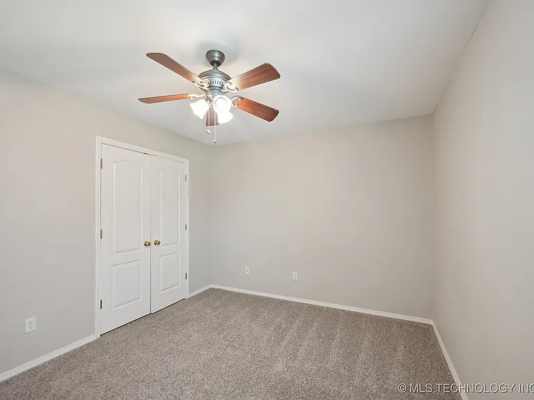 1504 S Desert Palm Ave — Photo 18