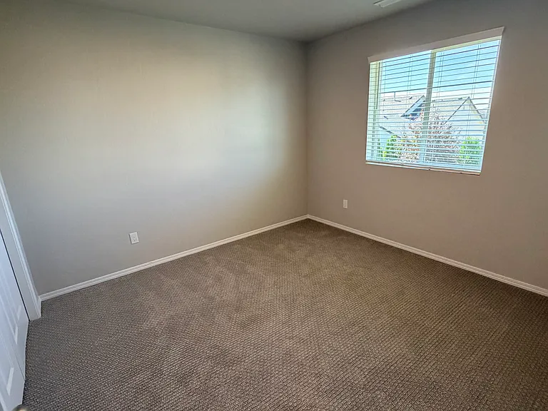 659 W Wolf Willow — Photo 16