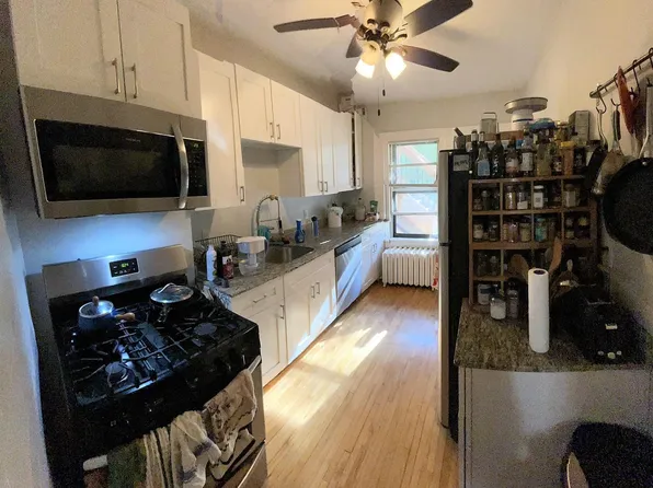 3852 Grand Ave S, Minneapolis, MN 55409
