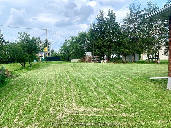3rd image of 2 Foley Cres