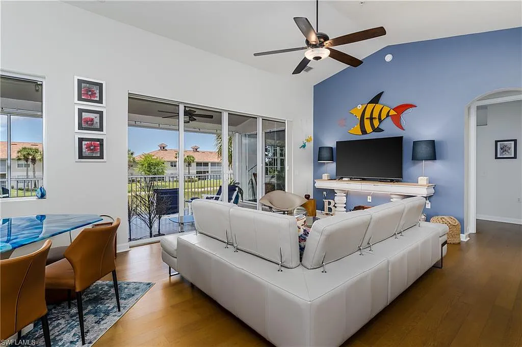 4 bed, 2.5 bath, 2133 sqft, $6,000 — Photo 2