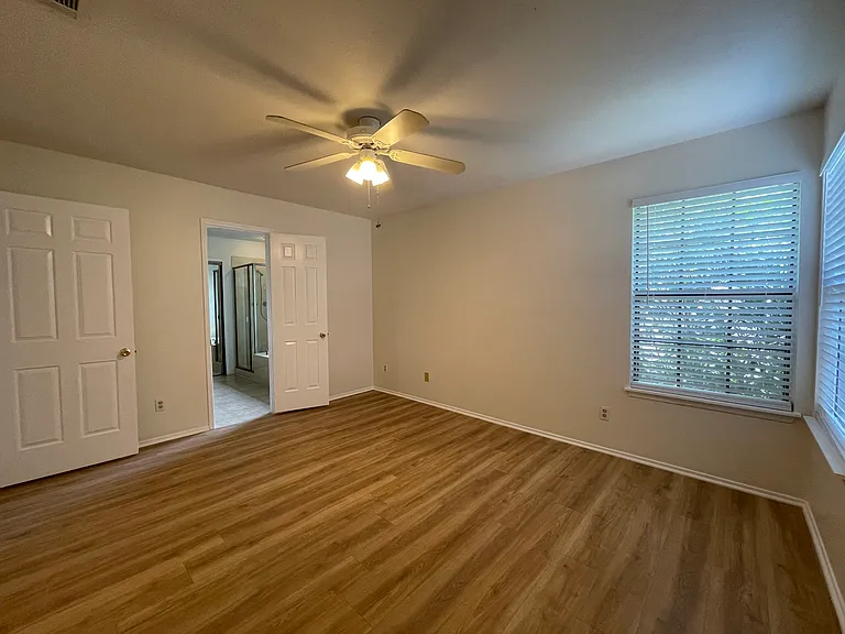 4400 Odessa Dr — Photo 11