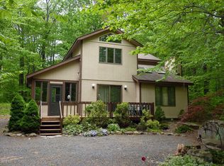 135 Gross Dr, Pocono Pines, PA