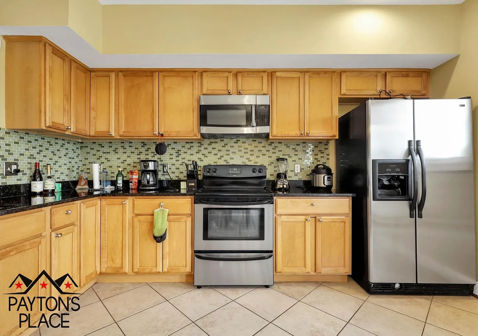 Townhome Style Condo with Parking — Photo 1