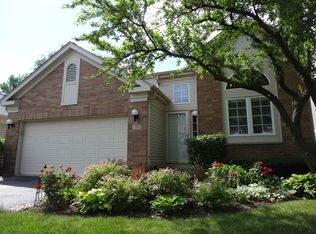 70 Manchester Dr, Buffalo Grove, IL 60089