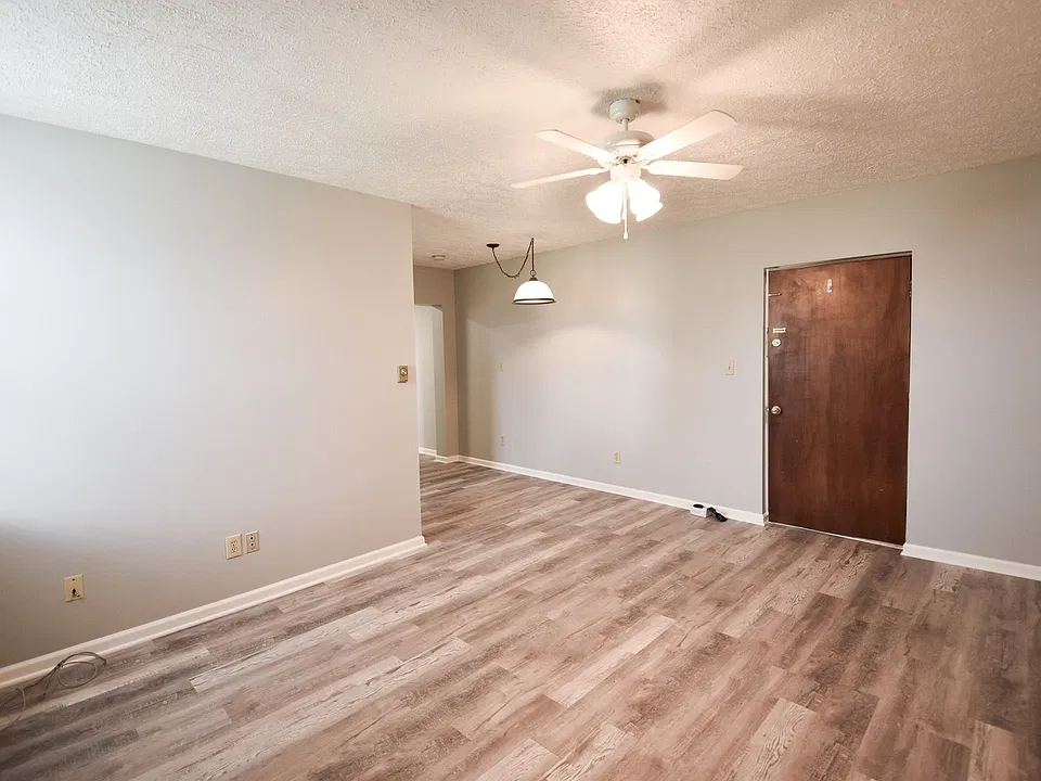 212 W East St