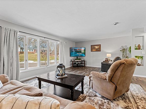 5th image of 128 Monroe Street