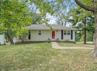 6820 NW Blair Rd, Parkville, MO 64152
