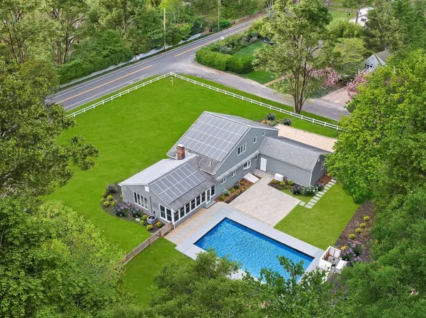 348 Ferry Rd, Sag Harbor, NY 11963