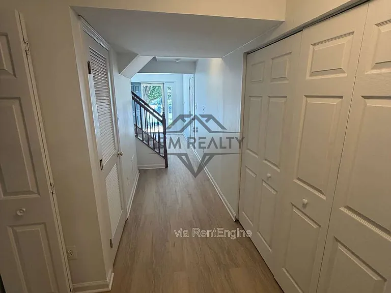 4710 Turnberry Dr — Photo 10