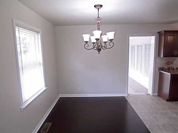 4th image of 5100 Elmhurst Dr