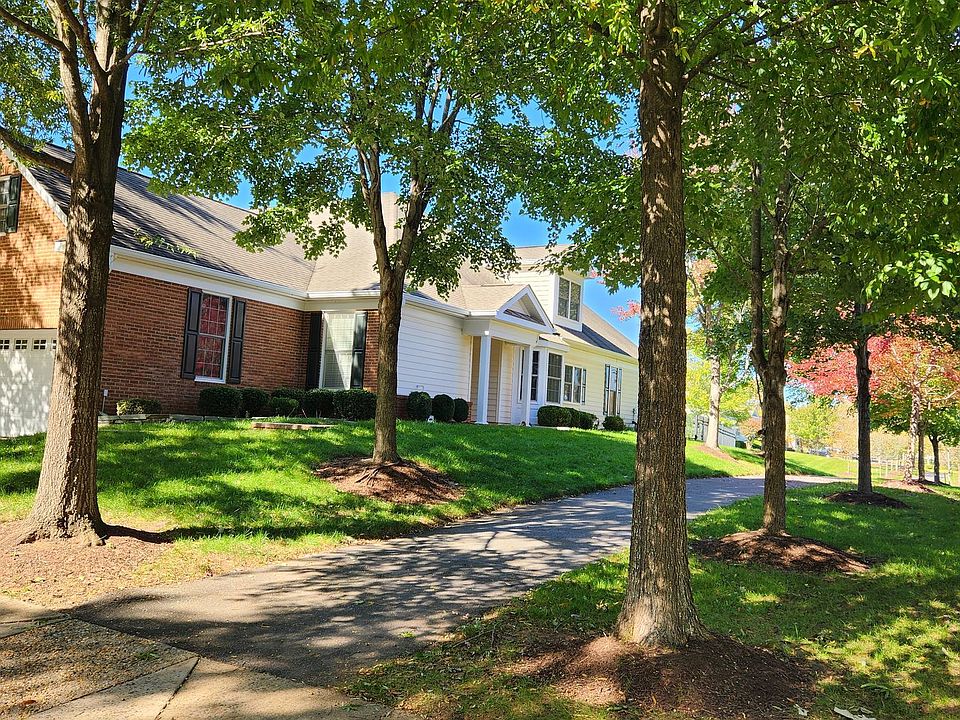 1st image of 5483 Rodriquez Ln