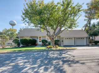 710 Schoolhouse Rd, Brielle, NJ 08730