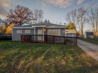 2916 Avon St, Midland, MI 48640