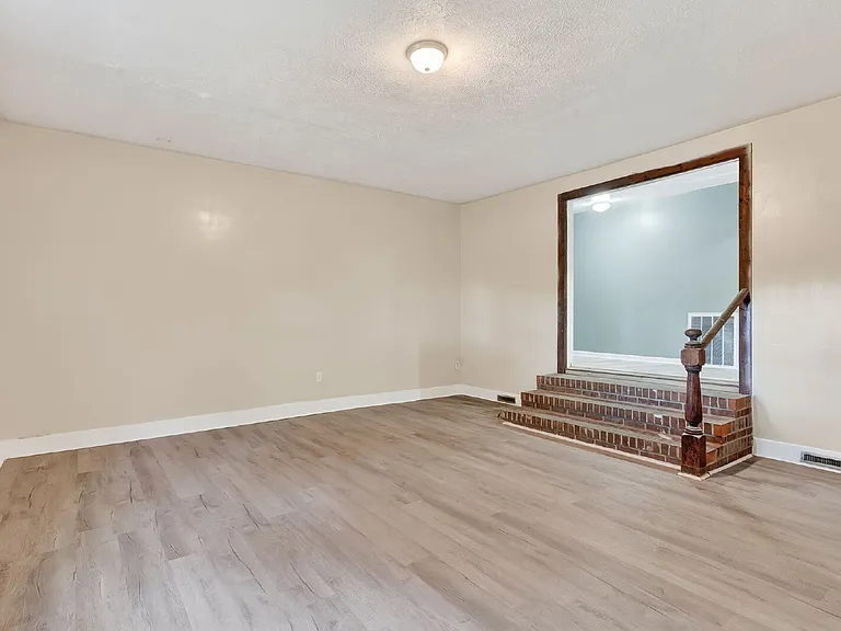 409 Meadow Rd — Photo 26