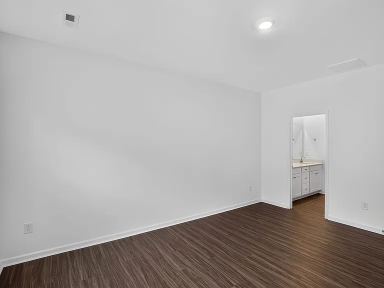115 Holly Oak Ct — Photo 10
