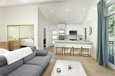 214 Sierra Madre Blvd — Photo 5