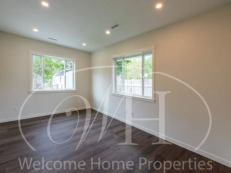 1335 Monroe St — Photo 14