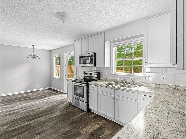 220 Wood Green Dr — Photo 7