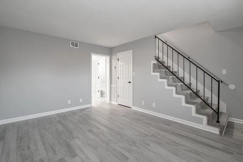 2 bed, 1.5 bath, 1000 sqft, $895 — Photo 2