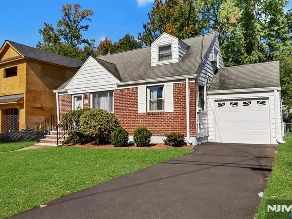 107 Dudley Drive, Bergenfield, NJ 07621