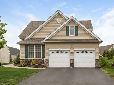 22 Delaware Xing, Somerset, NJ, 08873