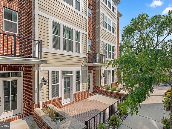 4th image of 709 Agnes Dorsey Pl