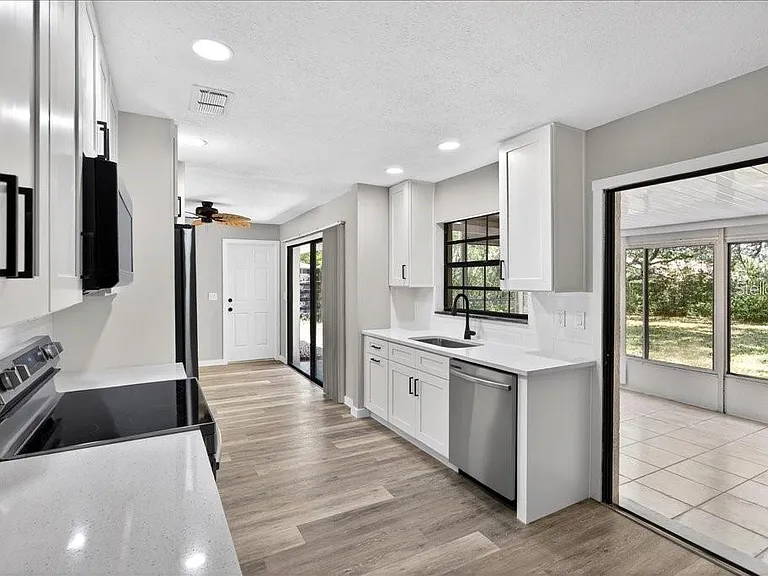 8 Blare Dr — Photo 9