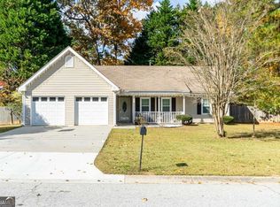 910 Burning Bush Dr, Loganville, GA 30052