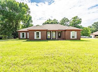 511 Iveys Scenic Dr, Albany, GA 31721