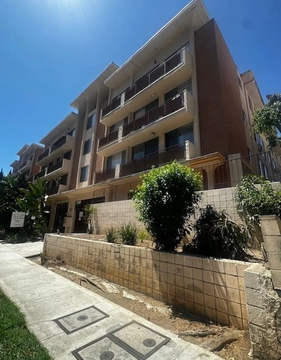 11677-11683 Goshen Ave. Los Angeles CA 90049 — Photo 1