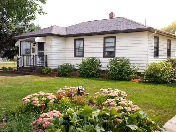 1315 Court St, Faulkton, SD 57438