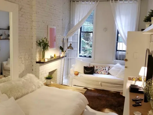 143 Sullivan St APT 1, New York, NY 10012
