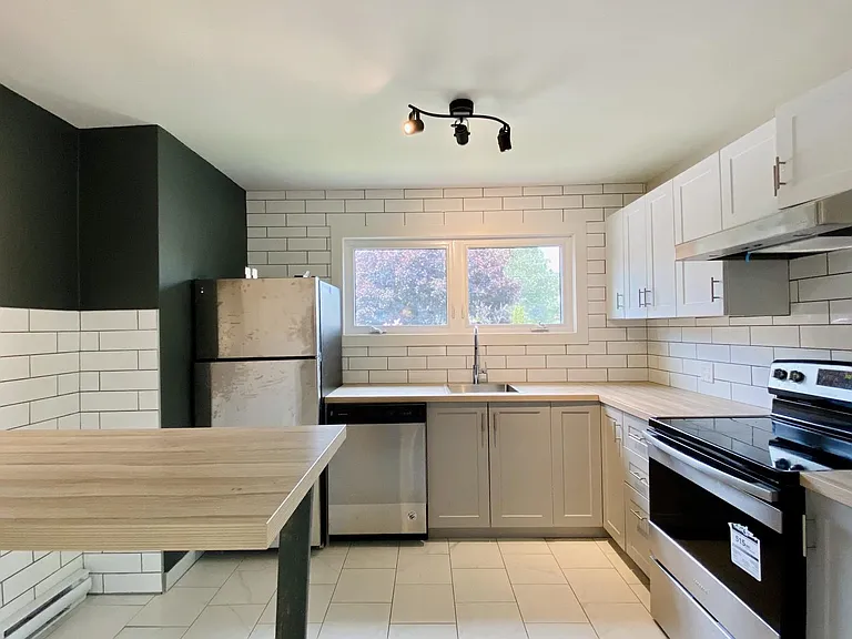 40 Helen St #1 — Photo 5