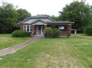 611 Old Highway 31 E, Bethpage, TN 37022