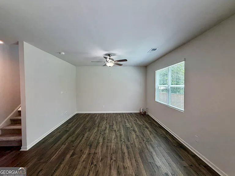 8233 Bluewater Dr — Photo 6